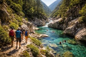 découvrez les gorges de la restonica à travers une exploration unique alliant randonnées pédestres et aventures aquatiques pour des paysages naturels époustouflants.